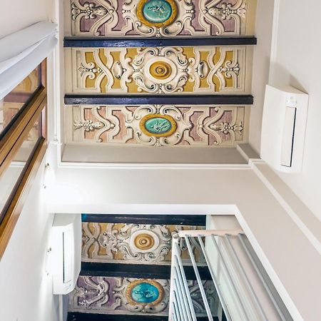 Charming Frescoed Loft Apartment Bologna Exterior photo