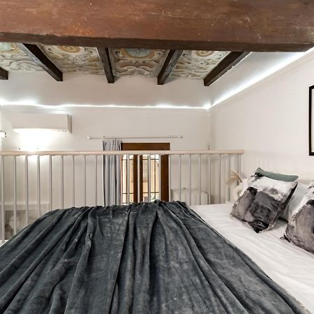 Charming Frescoed Loft Apartment Bologna Exterior photo